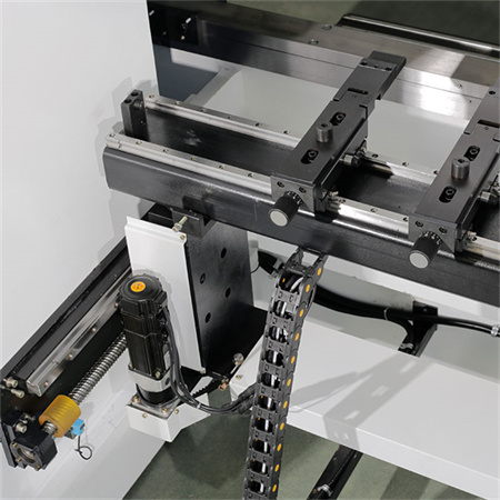 Vysoko stabilné servomotory CNC programovanie Bezchybná prevádzka Elektrické ohraňovacie brzdy