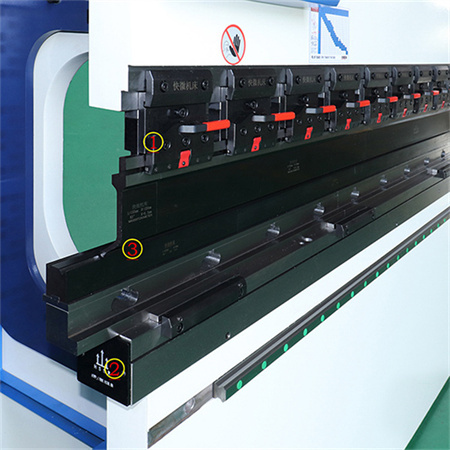 CNC Hydraulický ohýbač plechu ohýbačka ohraňovacích lisov Zariadenie obrábacích strojov TAM-130/2500