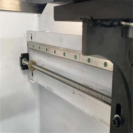 Profesijný ohraňovací lis CNC 3-osová hydraulická ohýbačka uhlíkovej ocele 4 mm 6 mm 8 mm stroj na valcovanie plechov
