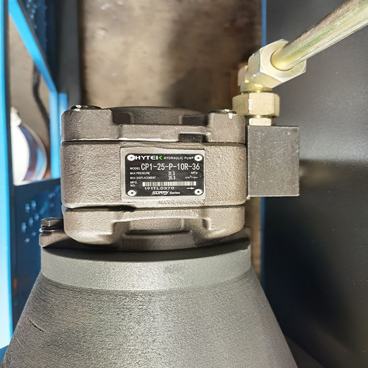 300t/4000 Hydraulic Press Brake Machine Hydraulický ohraňovací lis 300t/4000