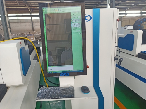 3015 Fiber Laser Cutting Machine For Metal Tube Carbon Sheet Steel 3015 Vláknový laserový rezací stroj pre kovové rúrky z uhlíkového plechu