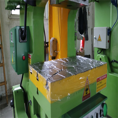 Stroj na dierovanie uhlových otvorov Vysoko presný stroj na výrobu uhlových oceľových otvorov CNC