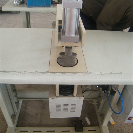 Multifunkčný dierovací a strihací stroj kanálový oceľový rezací stroj uhlový železný uhlový oceľový rezací stroj