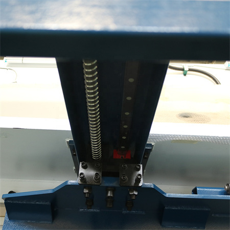 Gilotínové nožnice pre malé stroje na rezanie kovov