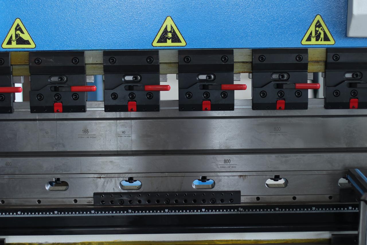 Hydraulický ohraňovací lis CNC ohýbací servo elektrický ohraňovací lis 40T