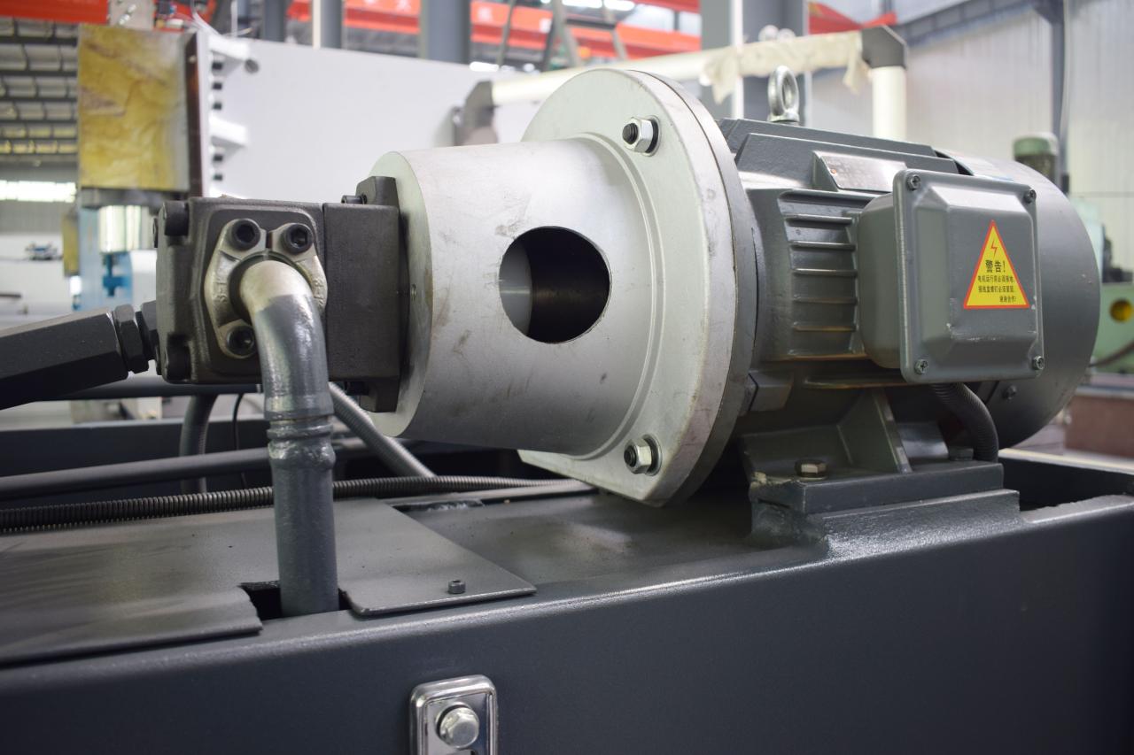 CNC stroj na strihanie plechu Hydraulický stroj na strihanie oceľových plechov